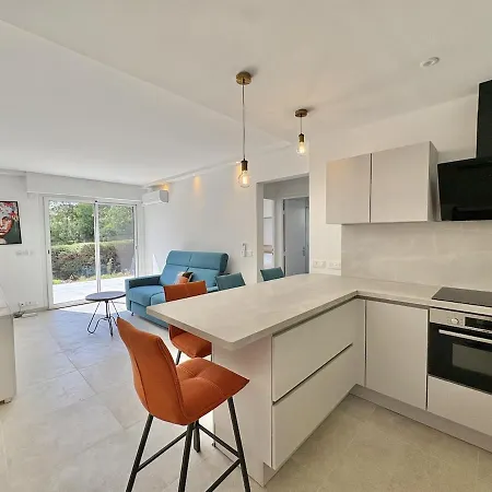 Apartamento Beau 2 Pieces Neuf, Terrasse, Proche Des Criques *