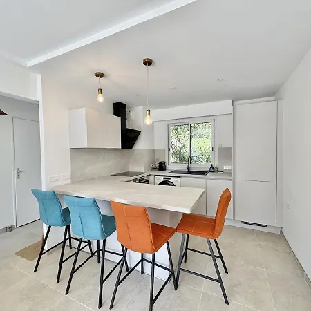 Apartamento Beau 2 Pieces Neuf, Terrasse, Proche Des Criques *